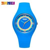 ราคา SKMEI Men Sport Watch Scratch Resistant EL Light Quartz Watches Waterproof Fashion Outdoor Wristwatches For Women Men 7028 (16626219930)