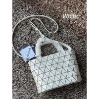 ราคา SMALL BAO ISSEY MIYAKE MATTE CRYSTAL TOTE BAG 001 (19603857771)