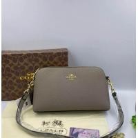 ราคา ขายดีมาก พร้อมส่ง กระเป๋าสะพายโค้ช กระเป๋าถือโค้ช กระเป๋าสะพายไหล่โค้ช กะเป๋าสะพายโคช กระเป๋าผู้หญิง ขนาด 10 นิ้ว สีล้วน (15827941986)