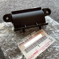 ราคา แท้ศูนย์ บานพับกล่องคอนโซลกลาง Vigo Vigo Champ Fortuner 04 15 Innova 2010 UYU 58907 0K050 (12360519706)