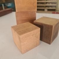 ราคา ไม้รองขาเตียง 9 5 9 5 9 5 ซม ไม้เสริมเตียง ไม้รองขาโต๊ะ ไม้รองตู้ ไม้รองขาโต๊ะ ไม้เต๋าใหญ่ ทำจากไม้ตะเคียนทองและไม้ยางเกรดเอ (20412850405)