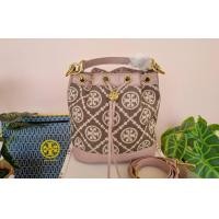 ราคา กระเป๋าสะพายทรงขนมจีบทอออรี่ กว้าง 8 นิ้ว แถมฟรีถุงกระดาษ (19378430577)