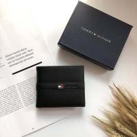 ราคา กระเป๋าสตางค์ ใบสั้น TOMMY SHORT WALLET กระเป๋าสตางค์ใบสั้นหนังเรียบเล่นสีสดใส น้ำหนักเบา ปั้มโลโก้ด้านล่างใครกำลังมองหาของขวัญสำหรับคุณผู้ชายSET นี้ตอบโจทย์สุดๆ (1277096449)