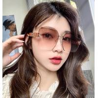ราคา with packaging 2023L new womens square sunglasses driving sunglasses new frameless sunglasses fashion generous comfortable light exquisite luxury ultra light (20800706944)