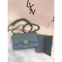 ราคา กระเป๋าสะพายข้าง LYN เเบบเซ็ตคู่มีกระเป๋าใบเล็กให้ 1 ประดับโซ่ ทรงสวย 4 สี (13962755060)