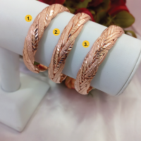 ราคา กำไล C เปียหยักจิกสลับเงา ทำจากทองเหลือง ใส่ได้ทุกโอกาส ไม่ลอกไม่ดำ ใส่อาบน้ำได้ รูปถ่ายจากสินค้าจริง (13980373714)