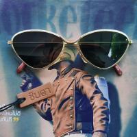 ราคา แว่นกันแดด กรอบแว่นตา แว่นตาวินเทจ ชินตา แว่นเก่าเก็บยุค 90s รุ่น Jicky Chinta ทรงสามเหลี่ยมมน กรอบสีทอง เลนส์กันแดดสีดำ วินเทจแท้ หายาก (7093224783)