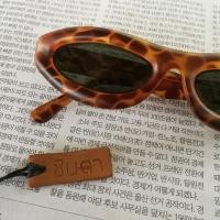 ราคา แว่นตากันแดด แว่นตาวินเทจ แว่นเก่าเก็บยุค 90s รุ่น Chic Tiger กรอบลายเสือ เลนส์สีดำ วินเทจแท้ หายากและไม่มีผลิตอีกแล้ว นำเสนอโดย ร้านชินตา (3841130027)
