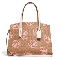 ราคา กระเป๋าถือ COACH แท้ รุ่นหรูจาก Shop Coated canvas ลาย signature และดอกไม้ สวยหวานมาก สายหนังแท้ ใบใหญ่ ช่องเยอะใช้งานง่าย COACH 31667 Carryall Charlie Signature Rose Tan Chalk (11999954619)