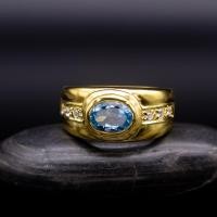 ราคา แหวนพลอยโทปาส Topaz ตัวเรือนเงินแท้92 5 ชุบทอง พลอยน้ำเงินอมสีฟ้าน้ำทะเลเข้ม ไซด์นิ้ว 60 หรือ เบอร์ 9 US (21198612175)