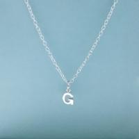 ราคา สร้อยคอพร้อมจี้ตัวอักษร A M เงินแท้925 สร้อยยาว18 นิ้ว สินค้าส่งพร้อมใบรับประกันเงินแท้ กล่อง และถุงผ้า งานสวยวิ้งๆ ให้เป็นของขวัญได้เลย (11174453688)