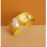 ราคา vetiver pearl Matte gold baroque freshwater pearl bangle กำไลมุก กำไลเงินแท้ มุกแท้ มุกน้ำจืด มุกธรรมชาติ ของแท้ ตัวเรือนเงินแท้925 จัดส่งไว (21145983676)