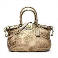 ราคา กระเป๋าถือ COACH แท้ รุ่นหรู จาก Shop ผ้าลาย SIGNATURE จับจีบ สายหนังแท้ มีสายยาว COACH 18885 MADISON SIGNATURE GATHERED JACQUARD SOPHIA BAG (1395940551)