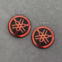 ราคา จัดส่งฟรี 2 ชิ้น ล็อต 3D เรซิ่นสัญลักษณ์สำหรับ Yamaha โลโก้ LC135 y15zr R25 mt09 125zr (19912340328)