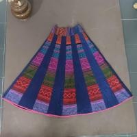 ราคา กระโปรงยาว ลายผ้าชาวขาว กระโปรงยาวทรงบาน กระโปรงสวยลายผ้าเขียนเทียนเดินเส้นด้วยไหมพรม ทำจากเชียงใหม่ ตัวจรึงสีสวยเข้มก่วานี้ค่ะ (13563296136)