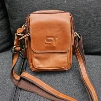 ราคา กระเป๋าสพาย หนังแท้ทั้งใบ งานดี ช่องใส่ของเยอะ ทนทานใช้ได้นานเป็น 10ปี แบรนด์แท้ STAFF 100 สายปรับสั้นยาวได้ (20986647937)