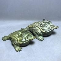 ราคา 100 High quality ป้ายทองแดงบริสุทธิ์ย้อนยุคทองเหลืองสีทองทองแดงบริสุทธิ์สามขาผ้าลายทองทองแดงบริสุทธิ์เงินโบราณ Toad เสี่ยงโชคเครื่องประดับพระพุทธรูปทิเบตเนปาล (21228381992)
