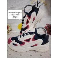 ราคา รองเท้าลำลองมือสอง ทรงอ้วนสภาพดี size 37ความยาวรองเท้า24 cm งานไม่มีตำหนิถ่ายจากงานจริง (19577885783)