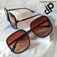 ราคา พร้อมส่ง แว่นตากันแดดแฟชั่นกรอบดำขาแต่งอะไล่ทองฟรีถุงเก็บแว่น ใส่ได้ทั้งชายหญิง (18614944859)