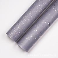 ราคา กระดาษห่อดอกไม้ กระดาษห่อของขวัญ กระดาษห่อของขวัญ พรีเมี่ยม 60x60ซม 10 แผ่น กระดาษห่อของขวัญลายจุดสีทองและสีเงิน (16443170446)