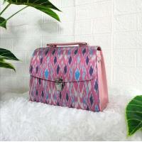 ราคา กระเป๋าผ้าไหมแท้ กระเป๋าสะพาย ปรับสายกระเป๋าได้ กระเป๋าตังค์ ลายไทย สีสวย เกรดพรีเมี่ยม NgamNate (17280403903)