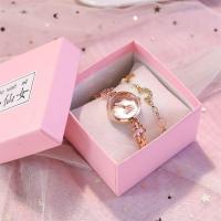ราคา INS นาฬิกาผู้หญิงรูปหัวใจสไตล์เกาหลีสไตล์เรียบง่ายดูหรูหรามีโซ่ขนาดเล็กนาฬิกากําไล (20759907497)