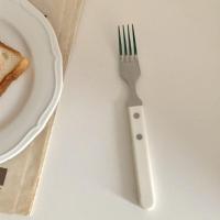 ราคา ช้อนส้อมมีดสแตนเลสด้ามสีขาวงาช้าง สไตล์เกาหลีวินเทจย้อนยุค สำหรับทานอาหารเช้า สเต็ก ของว่าง สไตล์คาเฟ่ UT01 (16580773038)