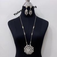 ราคา Vintage jewelryเครื่องประดับไทย เครื่องประดับชุดไทยประยุกต์ ดอกกุหลาบสีทอง dance show wedding bride thai dress earring clip necklace sets (21147393223)