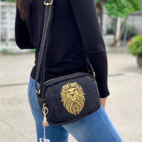 ราคา กระเป๋าสะพาย KIPLING Mickey Plus Veni Crossbody Bag แบรนด์แท้ กระเป๋าสะพายข้าง Crossbody ได้ น้ำหนักเบา วัสดุ100 Polyamide (1195054026)