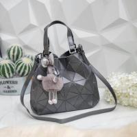 ราคา กระเป๋าทรงสุดฮิตจากแบรนด์ David Jones อัดลาย Diamond หายาก (863840070)