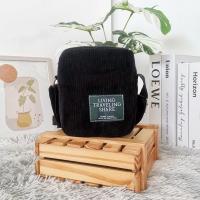 ราคา ส่งฟรี กระเป๋าสะพายข้างลูกฟูก ป้ายLiving กระเป๋าสะพายข้าง กระเป๋า ผ้าลูกฟูกหนานุ่ม พร้อมสายปรับได้ ขนาดกะทัดรัด ใส่ของได้เยอะ Smileylife Shop (20879043921)