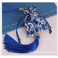 ราคา เหอเปา ถุงผ้าจีน ถุงผ้าพู่ห้อย พร้อมส่ง ถุงผ้าไหมจีน ถุงผ้าลายจีน ถุงผ้าปัก กระเป๋าสไตล์จีน ถุงผ้าแบบสายรูด ถุงของชำร่วย (12144036755)