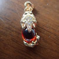 ราคา จี้ จี้พระ จี้ปี่เซียะคาบเหรียญ ปี่เซียะเพชรพญานาคสีแดง ตัวเรือนหุ้ม18K สวยหรู ให้ความสุข เงินทองโชคลาภ ช่วยให้มั่งคั่ง ร่ำรวย (19505841174)