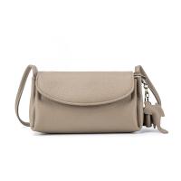 ราคา Royal Bagger Crossbody กระเป๋าสะพายไหล่สำหรับผู้หญิงหนังวัวแท้กระเป๋าแบบหนีบแขนเรียบง่ายพร้อมจี้ช้างน่ารัก9830 (20618286260)