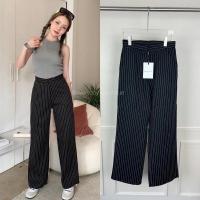 ราคา Striped pant SML 370 ฟรีส่ง กางเกงขายาวลายทางทรงกระบอก ผ้าดีมาก งานเนื้อผ้าอัดกาวอยู่ทรงสวย ป้าย valen (17647869329)