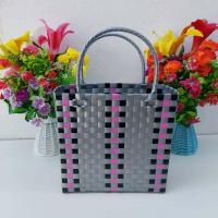 ราคา กระเป๋าสาน ตระกร้าสาน เส้นพลาสติกสาน กระเป๋าสานเส้นพลาสติก กระเป๋าถือ กระเป๋าจ่ายตลาด กว้าง13ยาว24สูง23cmขอบปากตะกร้า (8591002922)