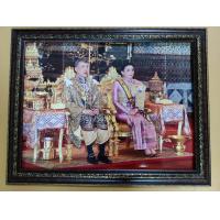 ราคา กรอบรูปกระจกมงคล ในหลวงรัชกาลที่10และพระบรมราชินี ขนาด 18x23 นิ้ว (10748598393)