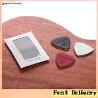 ราคา Broadfashion 3 Pcs Guitar Picks Pickup Leather Guitar Picks for Ukulele Guitar Banjor Random Color (20724250645)