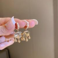 ราคา Vivienne ล็อคสามมิติแบบยุโรปและอเมริกาต่างหูดาวเสาร์ไม้ไวเวียนตะวันตกตะวันตกแบบคลาสสิก (18296763165)