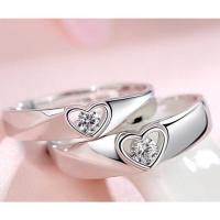 ราคา 900Shop แหวนคู่ ชาย หญิง รูปหัวใจประดับเพชร สีเงิน สวยงาม (20870627417)