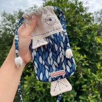 ราคา กระเป๋าหูรูด กระเป๋าปลา งานแฮนด์เมด ผ้าย้อมคราม แมชท์ชุดมินิมอล น่ารักมากกก กระเป๋าใส่โทรศัพท์ ห้อยคอ (20628096483)