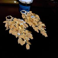 ราคา ต่างหูระย้าต่างหูระย้าประดับเลื่อมปลายสูงสำหรับผู้หญิงต่างหูรูปตัวยูต่างหูเงินยาวสีทองแบบยุโรปและอเมริกา (18595203457)