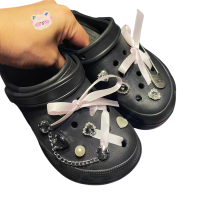 ราคา 11ชิ้น Crocs ชุดเชือกรองเท้าสีชมพู Crocs Jibbitz เครื่องประดับรองเท้าผู้หญิงเข็มเพชรสีดำเสน่ห์สำหรับผู้หญิง เด็กผู้หญิง (21280794403)