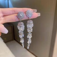 ราคา ต่างหูระย้าใหม่เข็มเงินต่างหูเม็ดกลมปลายแหลมสำหรับผู้หญิงประดับมุกดอกไม้ประดับด้วยเพชรหรูหราเบาๆสไตล์ยุโรปและอเมริกา (18595083314)