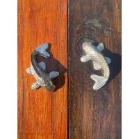 ราคา ตัวประดับปลาเงินปลาทอง ตัวประดับป้ายบ้านเลขที่ เสริมมงคล เงินทองไหลมาเทมา (21278695232)