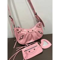 ราคา ส่งฟรี บาเลนเซียก้า บาลอง BL กระเป๋าหมุดดำ BALENCIAGA BAG 28 cm สีสวย สะพายข้าง หนังpuพรีเมียม แฟชั่น งานเนียบ ออกงาน สวย ขายดี ใช้ได้ทุกวัน hot (17239007620)