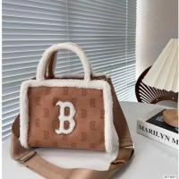 ราคา MLB กระเป๋าโท้ทผ้ากำมะหยี่ขนแกะคู่ Yu Shuxin 23 กระเป๋าโท้ทใบเล็กรุ่นใหม่สำหรับฤดูใบไม้ร่วงและฤดูหนาว (20840692677)