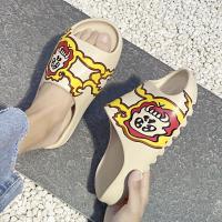 ราคา POLOBAGSHOP กราฟฟิตีทาสีรองเท้าแตะปากปลาหญิงด้านล่างหนาฤดูร้อนสไตล์ใหม่ SpongeBob SquarePants Sesame Street รองเท้าแตะลายคู่ (11986721615)