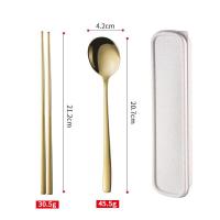 ราคา roomtour ชุดช้อนส้อม ตะเกียบช้อนส้อม ช้อนส้อมสแตนเลส ชุดช้อนส้อมพรีเมี่ยม 304สแตนเลสบนโต๊ะอาหารสร้างสรรค์ชุบไทเทเนียมแบบพกพาชุดของขวัญช้อนส้อมตะเกียบเกาหลีบนโต๊ะอาหาร A00569 (16879220202)
