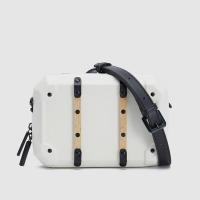 ราคา Zaraกิโลวัตต์กระเป๋าของผู้ชาย2023สไตล์ใหม่ฤดูใบไม้ผลิและฤดูร้อนแผ่นไม้กระเป๋าสี่เหลี่ยมจัตุรัสขนาดเล็กแบบเรียบง่ายทันสมัยบุคลิกเท่ๆสีขาวของผู้ชายกระเป๋าสะพายข้างกล่องใส่กระเป๋า (20614385731)